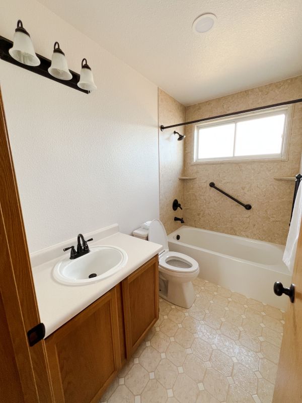 Top Bathroom Remodeling Companies in Apple Valley, CA